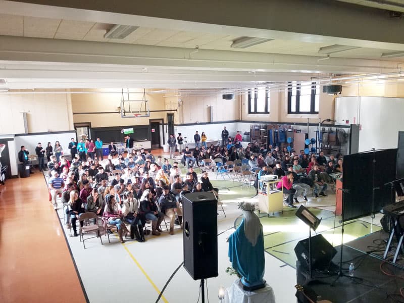 Young Hispanic Catholics meet at St. Patrick's Parish in Rhode Island to participate in a retreat. (German Cruz / Rhode Island)
