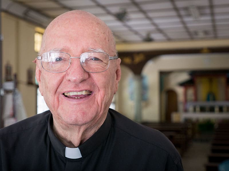 Father Murray Shares God's Grace in Taiwan | Maryknoll Magazine