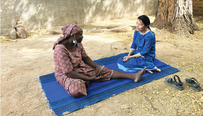 Sister Pham, a nurse with specialized training in counseling shown here meeting with a client, was asked to help launch a mental health program. (Courtesy of NgocHà Pham/Chad)