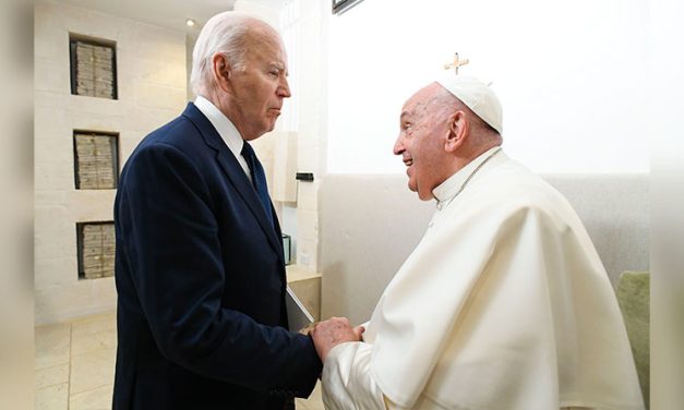Pope Holds Private Talks with Biden, Others at G7 Summit